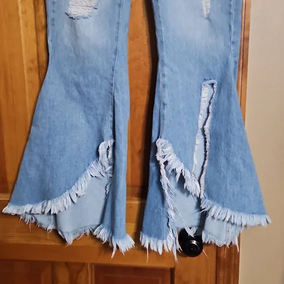 Zara Basic Denim Mid-Rise Distressed Flare Crop Jeans - Picture 3 of 11